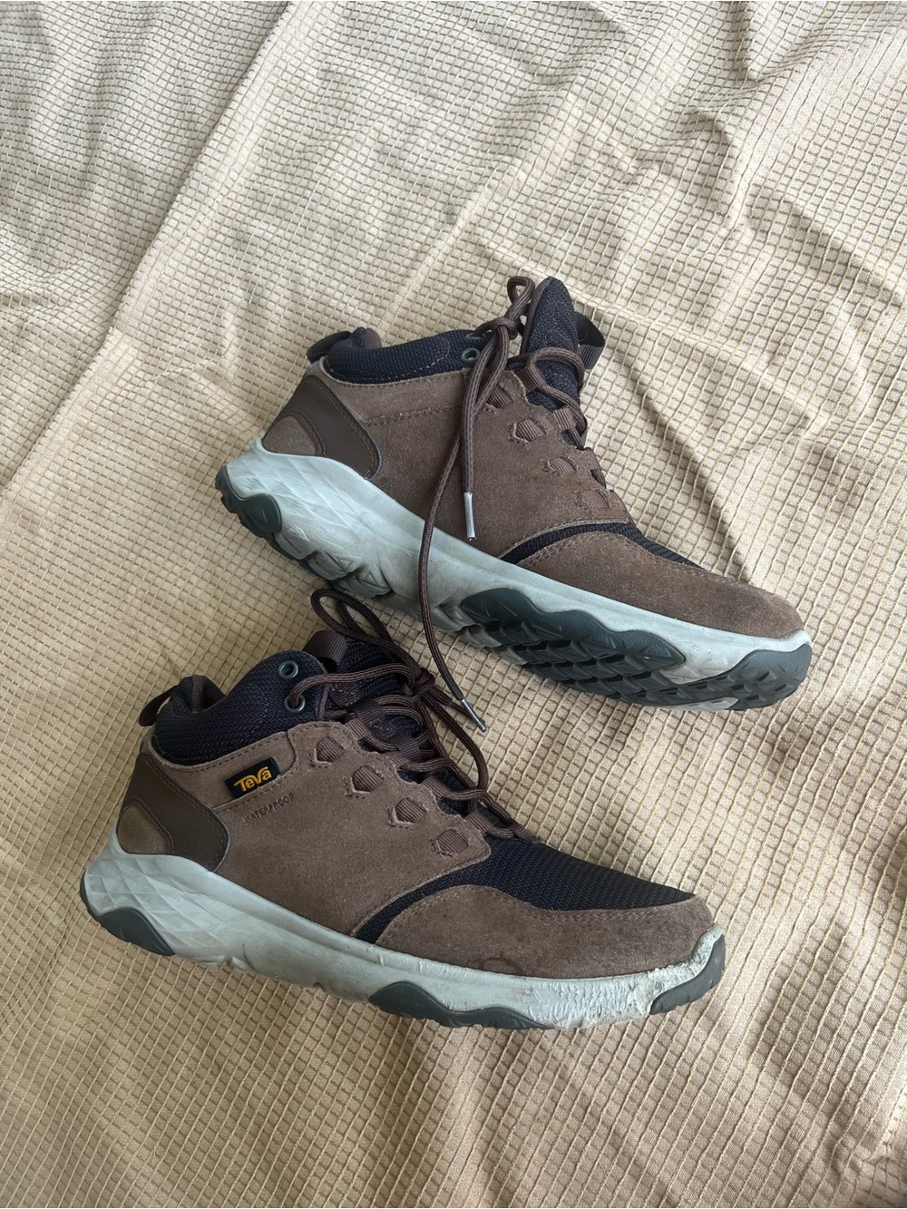 Teva Men's Arrowood Mid Waterproof Hiking Boot 8